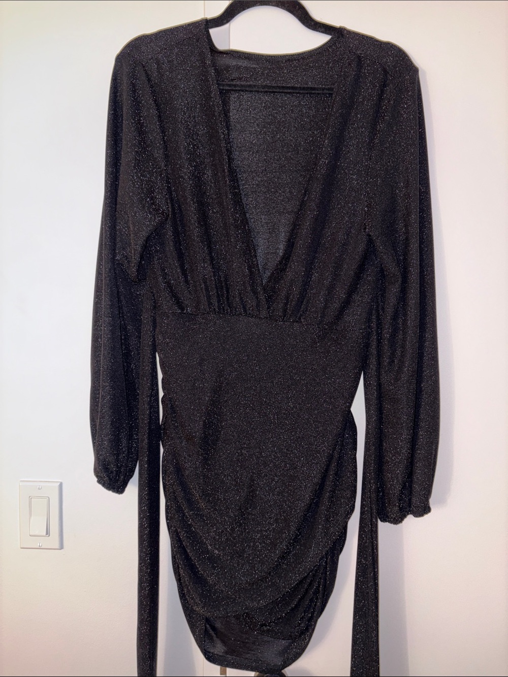 Fashion Nova Black Sparkle V-Neck Long Sleeve Ruched Dress